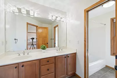 10803 Hawthorn Trail, Woodbury, MN 55129 - Photo 28