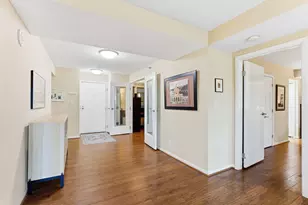 198 6th St E, Saint Paul, MN 55101 - Photo 4