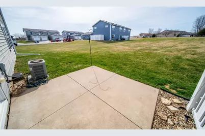 562 Pointe Ct SW, Rochester, MN 55902 - Photo 36