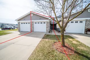 562 Pointe Ct SW, Rochester, MN 55902 - Photo 2