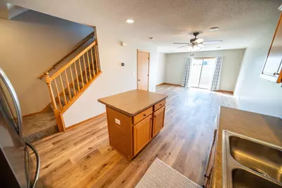 562 Pointe Ct SW, Rochester, MN 55902 - Photo 8