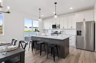 10157 Blackmoor Rd, Woodbury, MN 55129 - Photo 6