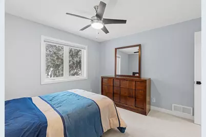 2129 Arkwright Street, Maplewood, MN 55117 - Photo 18