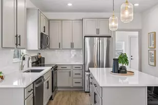 2414 Como Ave SE, Minneapolis, MN 55414 - Photo 2