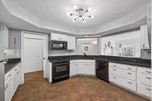 3020 St Albans Mill Rd, Hopkins, MN 55305 - Photo 20