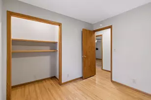 4225 Poplar Bridge Rd, Bloomington, MN 55437 - Photo 28