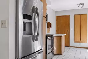 4225 Poplar Bridge Rd, Bloomington, MN 55437 - Photo 16