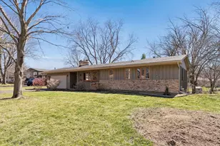 4225 Poplar Bridge Rd, Bloomington, MN 55437 - Photo 2