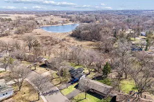 4225 Poplar Bridge Rd, Bloomington, MN 55437 - Photo 4