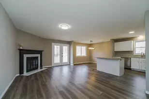 10742 Toledo Ct, Bloomington, MN 55437 - Photo 4