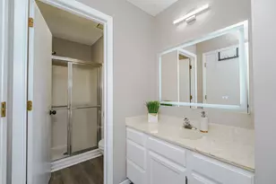 10742 Toledo Ct, Bloomington, MN 55437 - Photo 14