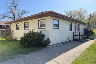 19 7th Ave NE, Elbow Lake, MN 56531 - Photo 2