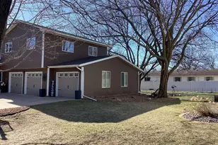 1309 Oriole Dr, Albert Lea, MN 56007 - Photo 2