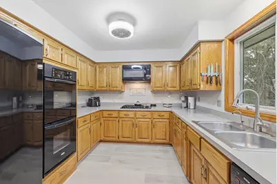 2217 Gentry Avenue N, Oakdale, MN 55128 - Photo 14