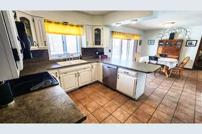 1937 19th Street S, Fargo,  58103 - Photo 8