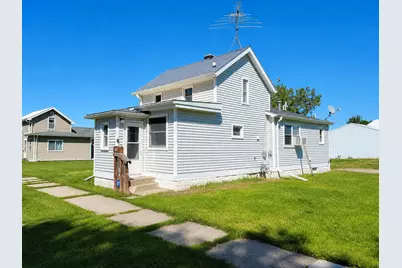 245 3rd Avenue SE, Wells, MN 56097 - Photo 1