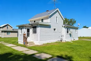 245 3rd Ave SE, Wells, MN 56097 - Photo 1
