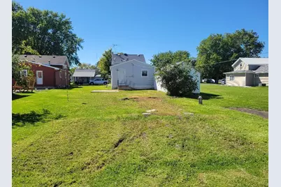 245 3rd Avenue SE, Wells, MN 56097 - Photo 4