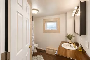 245 3rd Ave SE, Wells, MN 56097 - Photo 14