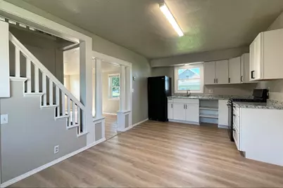 245 3rd Avenue SE, Wells, MN 56097 - Photo 6