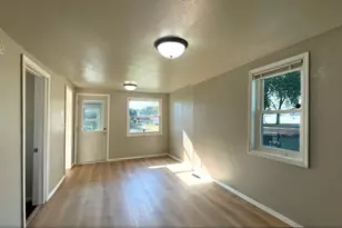 245 3rd Ave SE, Wells, MN 56097 - Photo 10