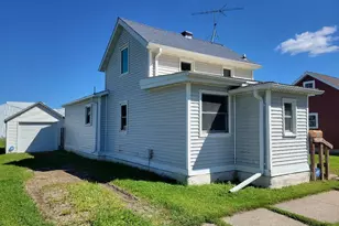 245 3rd Ave SE, Wells, MN 56097 - Photo 1