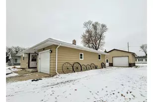 300 6th St W, Hector, MN 55342 - Photo 10