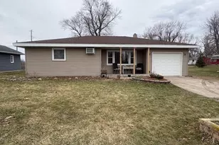 300 6th St W, Hector, MN 55342 - Photo 1