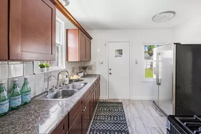 4211 Russell Avenue N, Minneapolis, MN 55412 - Photo 8
