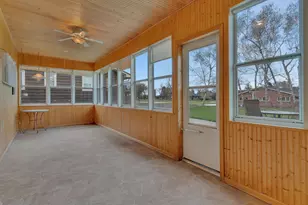 311 E Oak Ave, Olivia, MN 56277 - Photo 4