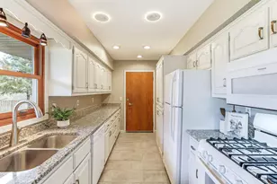 501 Drillane Rd, Hopkins, MN 55305 - Photo 10