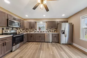 414 River St, Waterville, MN 56096 - Photo 12