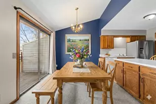 995 Heritage Ct E, Vadnais Heights, MN 55127 - Photo 6