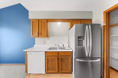 995 Heritage Court E #303, Vadnais Heights, MN 55127 - Photo 10