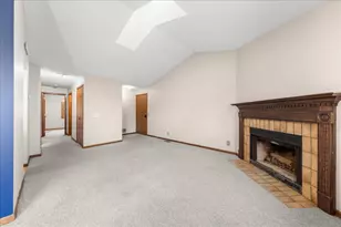 995 Heritage Ct E, Vadnais Heights, MN 55127 - Photo 20