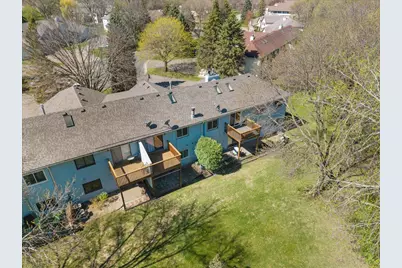 995 Heritage Court E #303, Vadnais Heights, MN 55127 - Photo 2