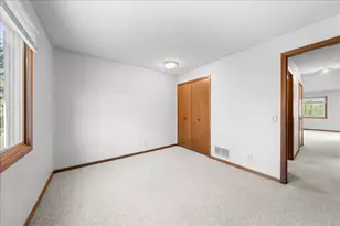 995 Heritage Ct E, Vadnais Heights, MN 55127 - Photo 26