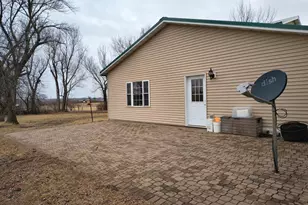 41283 Eastbend Rd, Belgrade, MN 56312 - Photo 28
