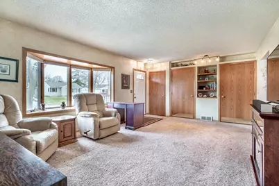 413 E St. Charles Avenue, Fergus Falls, MN 56537 - Photo 6