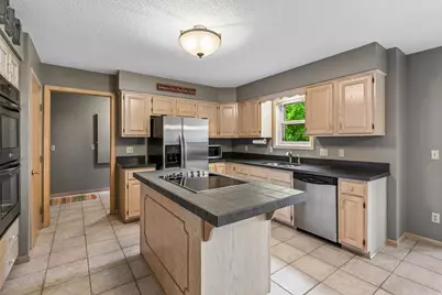 13820 Sunset Lake Drive, Burnsville, MN 55337 - Photo 2