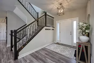 429 Mario Dr, Vadnais Heights, MN 55127 - Photo 2