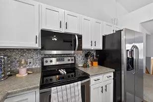 2807 25th St NW, Rochester, MN 55901 - Photo 18