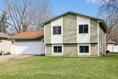 8708 64th Avenue N, Brooklyn Park, MN 55428 - Photo 2