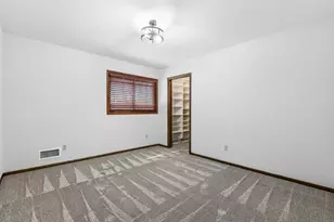 151 Choctaw Cir, Chanhassen, MN 55317 - Photo 30