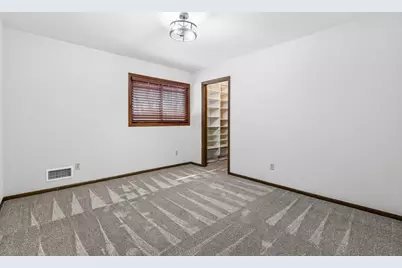 151 Choctaw Circle, Chanhassen, MN 55317 - Photo 32