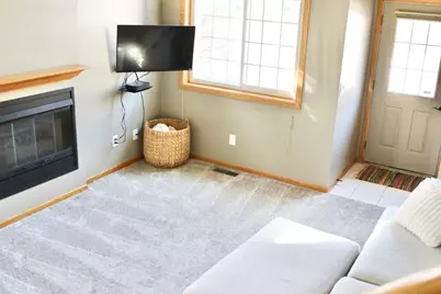 18081 Settlers Way, Eden Prairie, MN 55347 - Photo 4