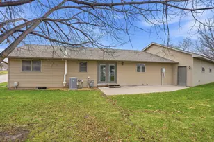 137 Rhame Ave, Red Wing, MN 55066 - Photo 8