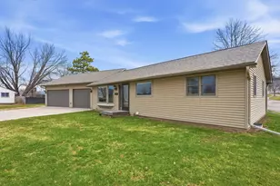 137 Rhame Ave, Red Wing, MN 55066 - Photo 4