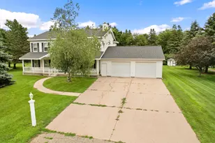 604 Pine Needle Dr, Perham, MN 56573 - Photo 2