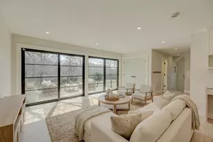 71 Otis Ln, Saint Paul, MN 55104 - Photo 10